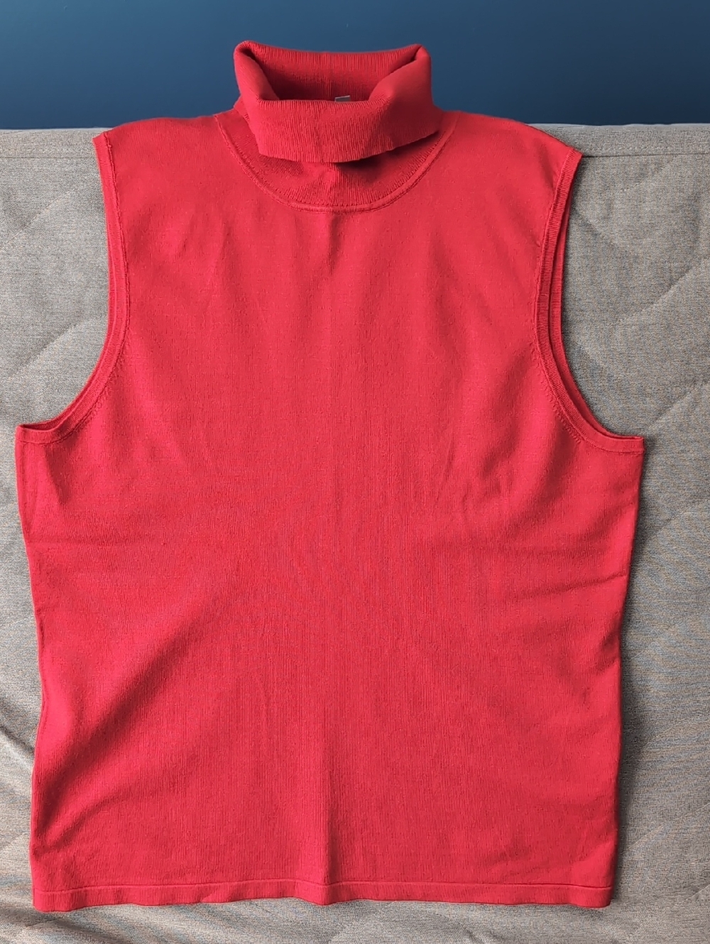 Laura Sleeveless Turtleneck Knit Top in Red XXL
